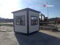 Mobilbud - stróżówka - baza wariant MS5 d - opcja z daszkiem i półką.jpg
